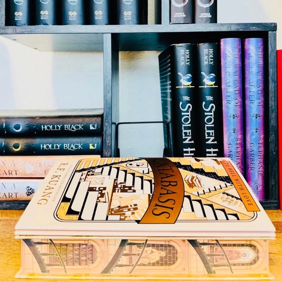 Fairyloot Exclusive Edition KATABASIS by R. F. Kuang - Picture 11 of 12